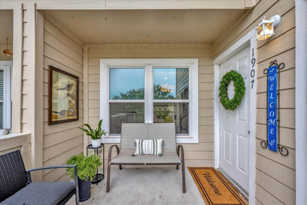 1907 Glencove Drive - Photo 1