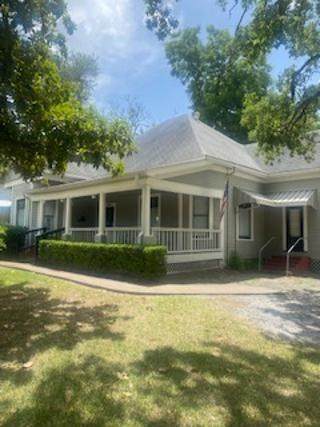 802 Main Street - Photo 1