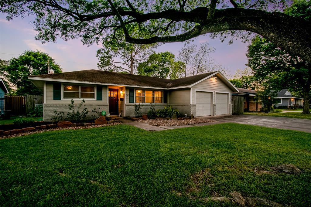5615 Hewitt Drive - Photo 1
