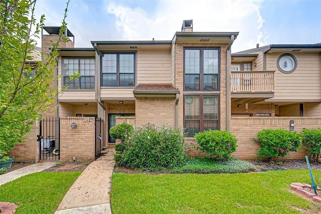 734 Country Place Drive - Photo 1