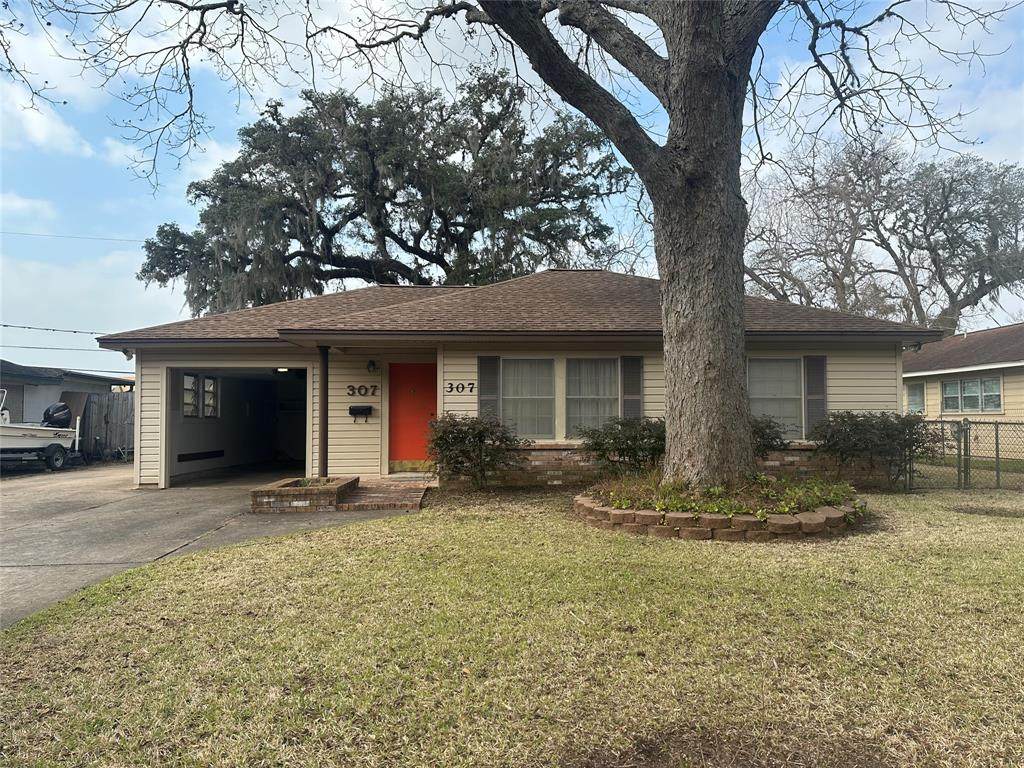 307 Oak Drive - Photo 1