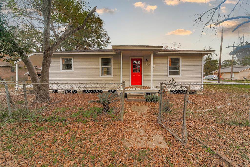 1019 Bertrand Street - Photo 1