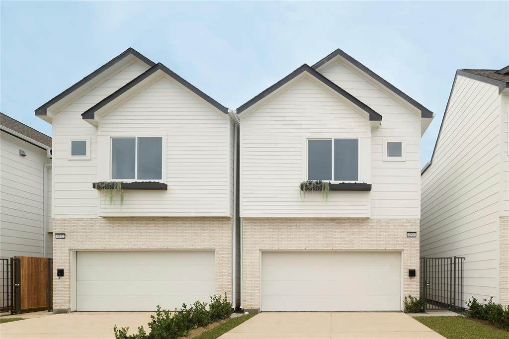 4912 Noble - Photo 1