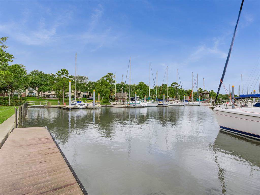506 Mariners Drive - Photo 1