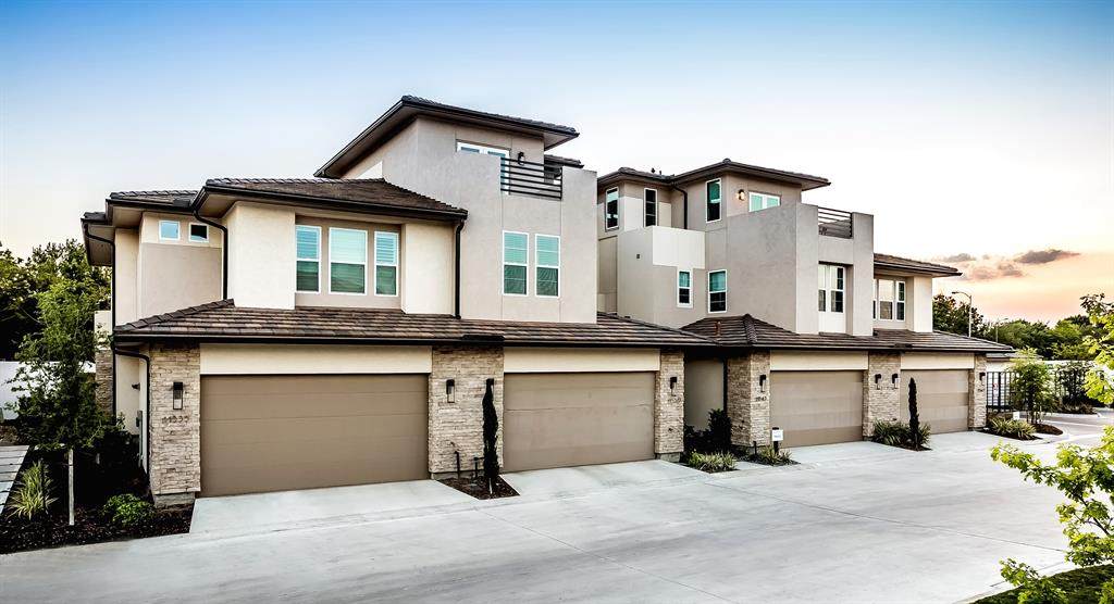 11611 Royal Ivory Crossing - Photo 1