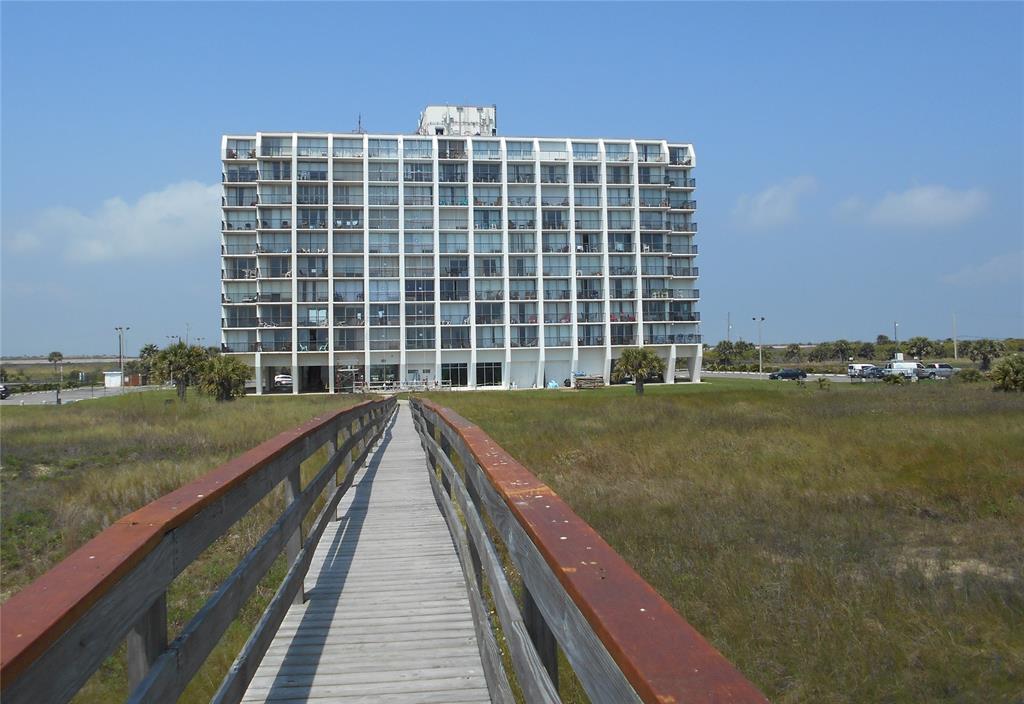 415 Beach Drive - Photo 1