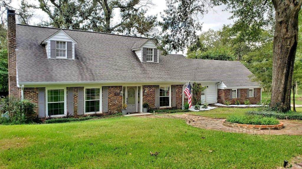 1102 Neches Street - Photo 1
