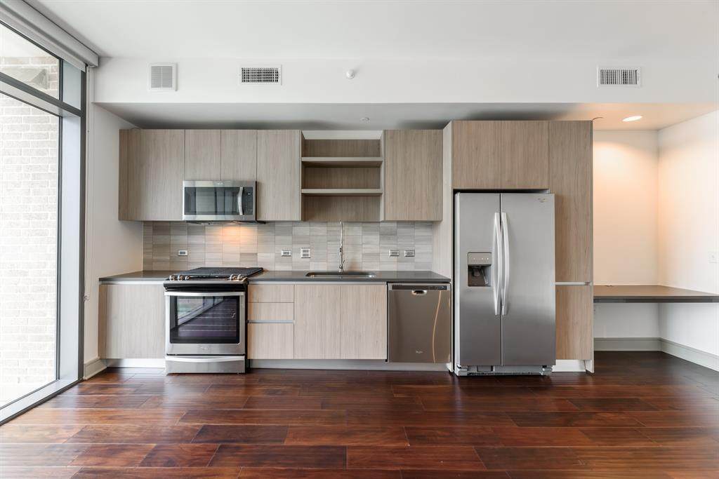 409 Travis Street - Photo 1