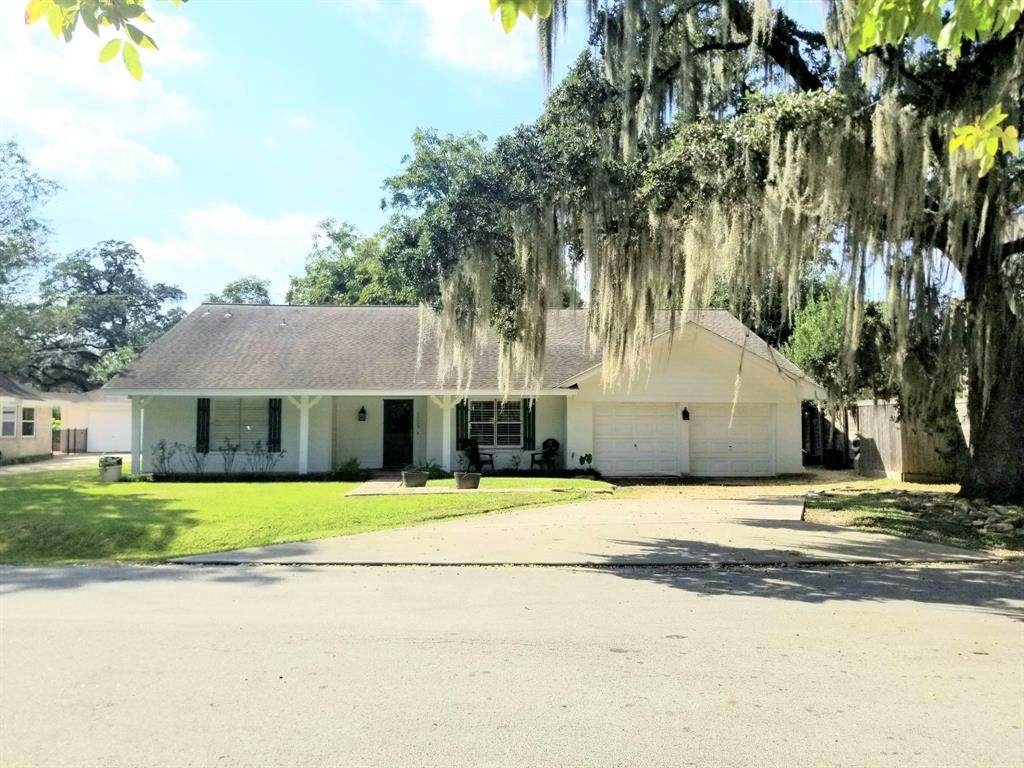1323 Beutel Drive - Photo 1