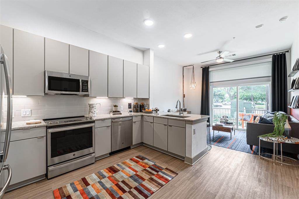 9330 Main Street - Photo 1
