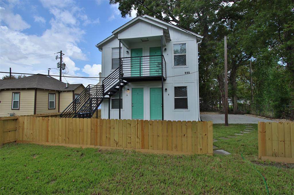 505 32nd Street - Photo 1