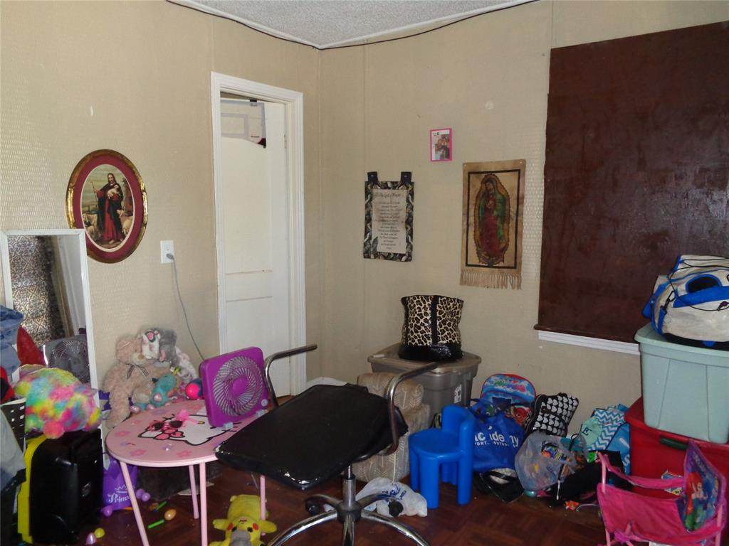 1901 N Avenue Q - Photo 1
