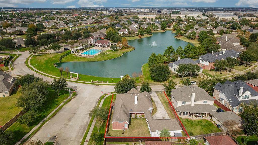 6402 Pinewood Trace Lane - Photo 1