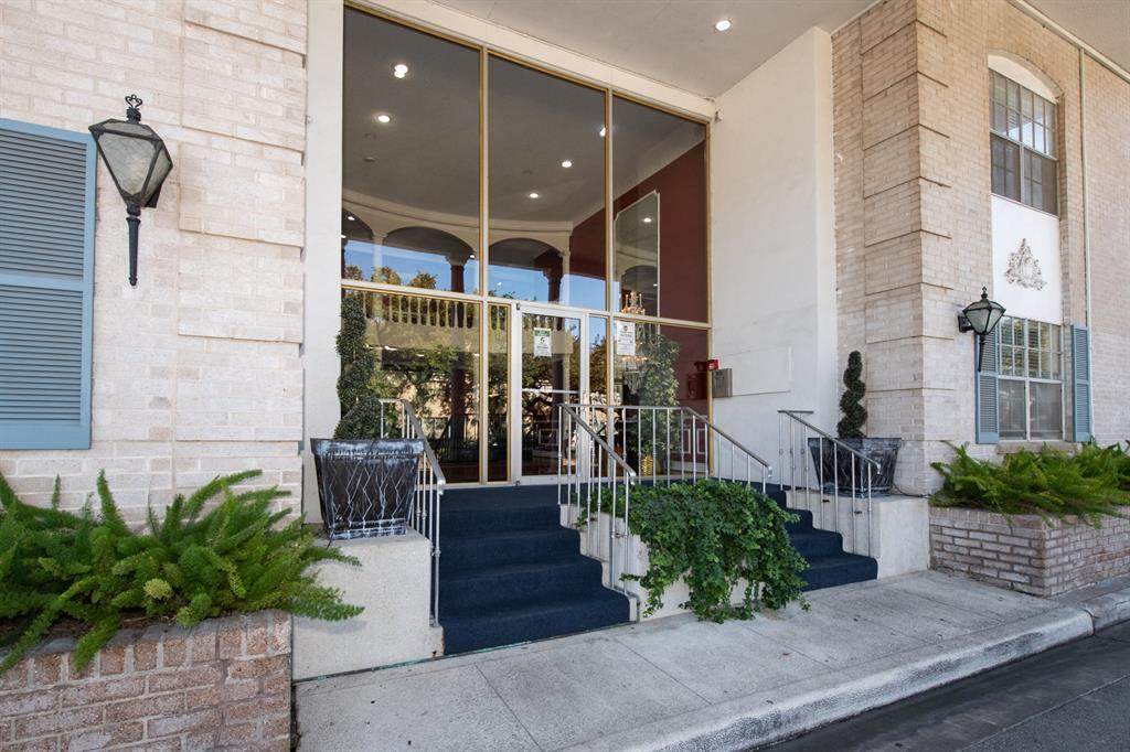 2600 Bellefontaine Street - Photo 1