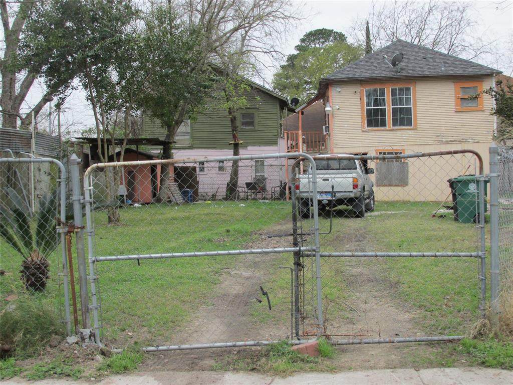 2007 Cochran Street - Photo 1