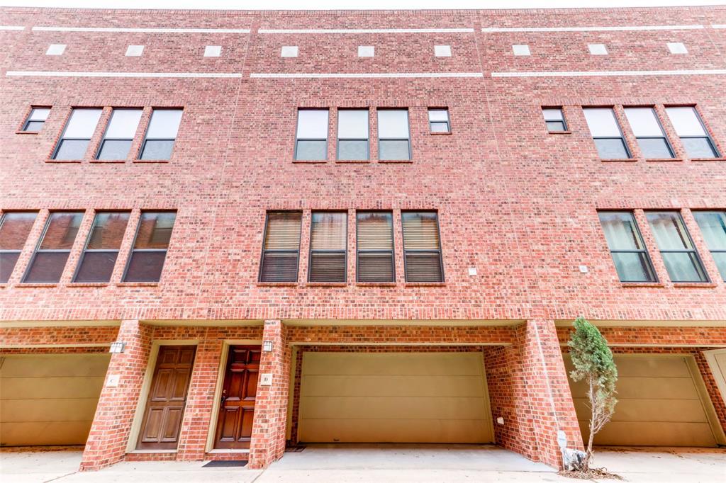 2424 Navigation Boulevard - Photo 1