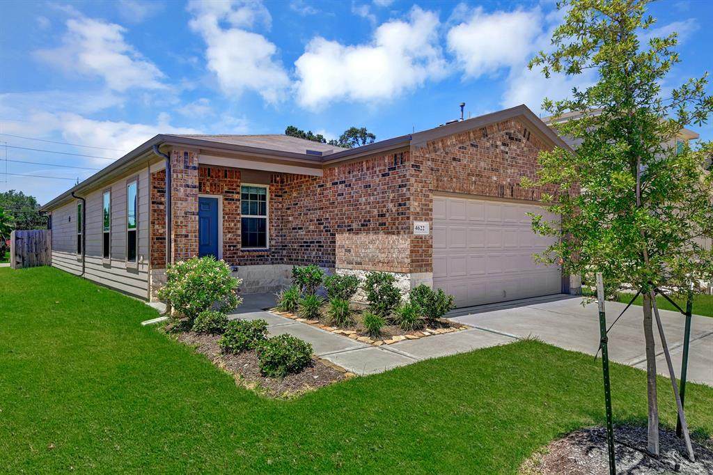 4622 Champions Landing Drive - Photo 1