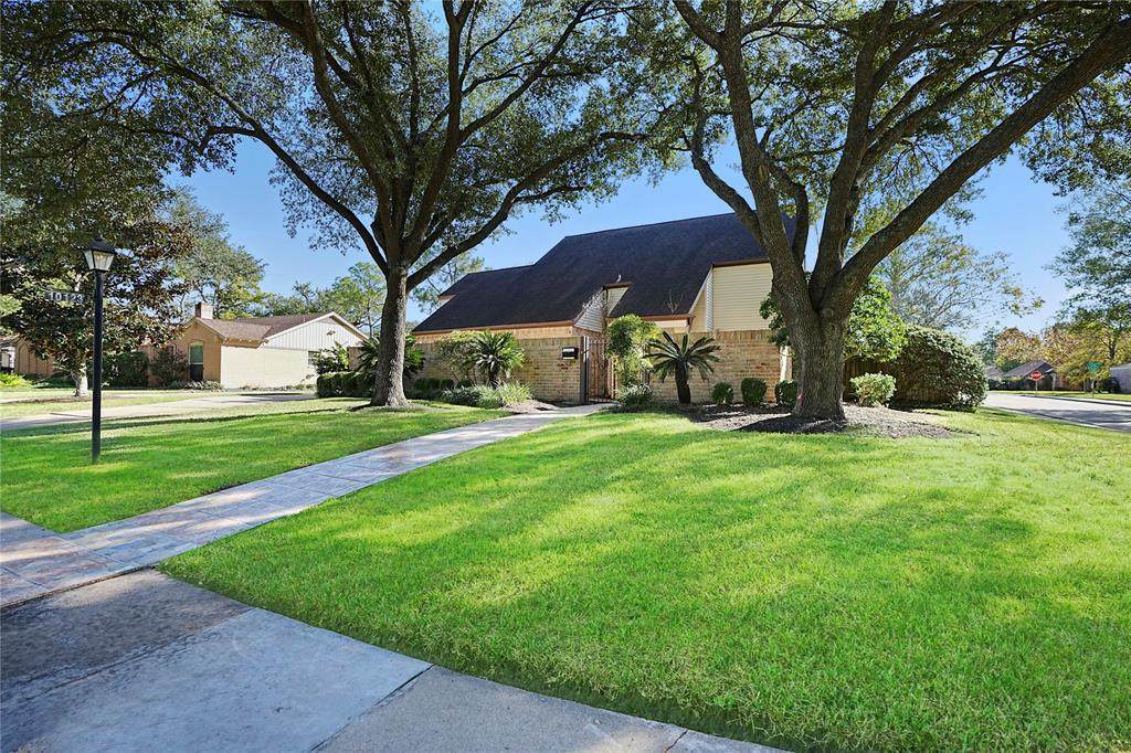 10123 Meadow Lake Lane - Photo 1