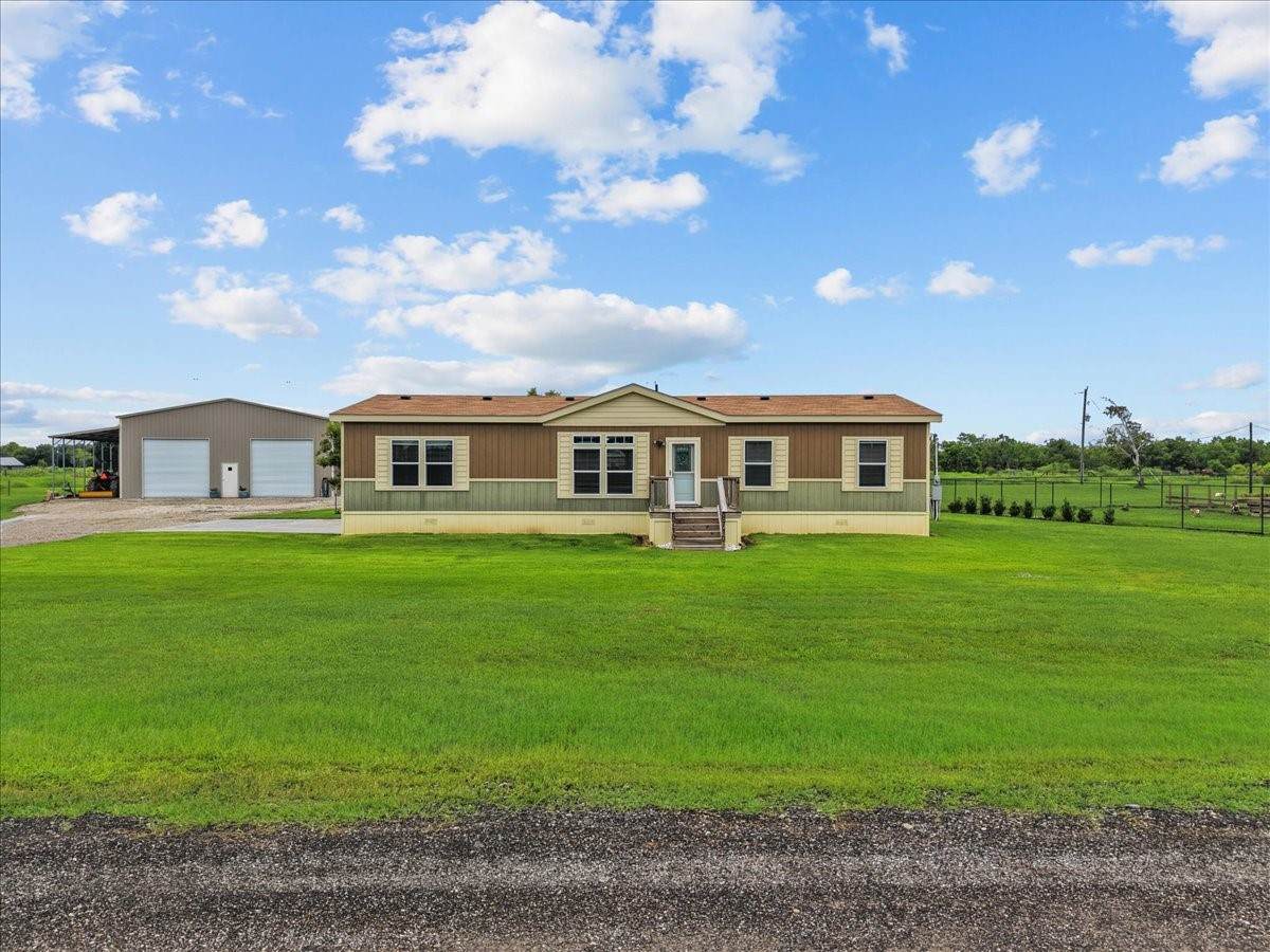 8710 Fm 646 Road - Photo 1