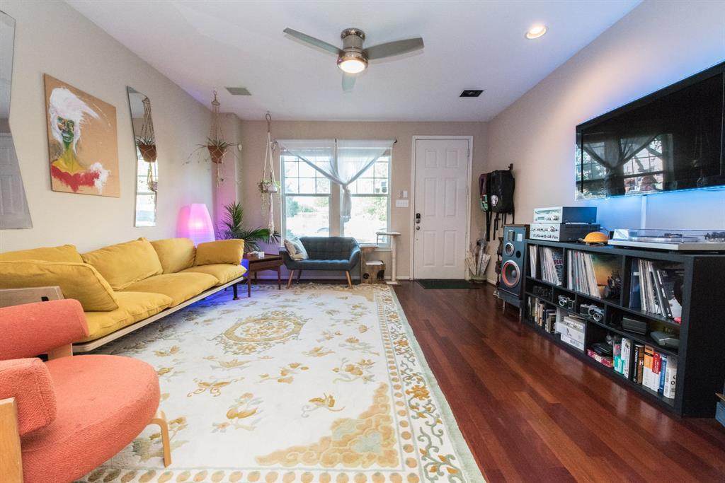 1829 Keene Street - Photo 1