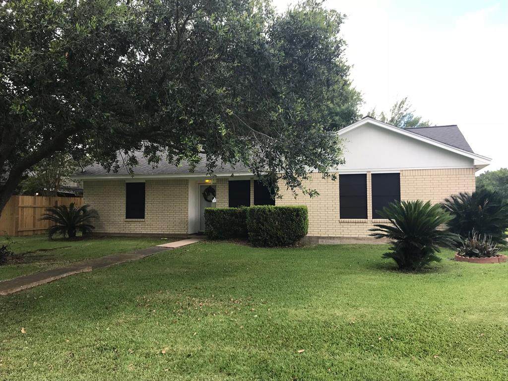 704 Salisbury Lane - Photo 1