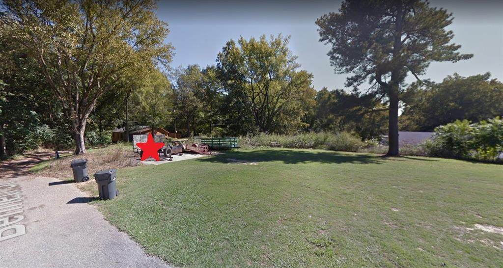 723 Bennett - Photo 1