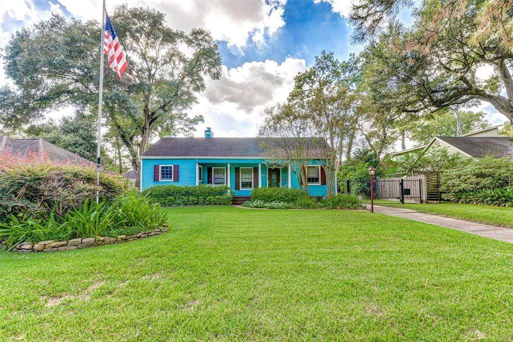 3201 Lawrence Street - Photo 1