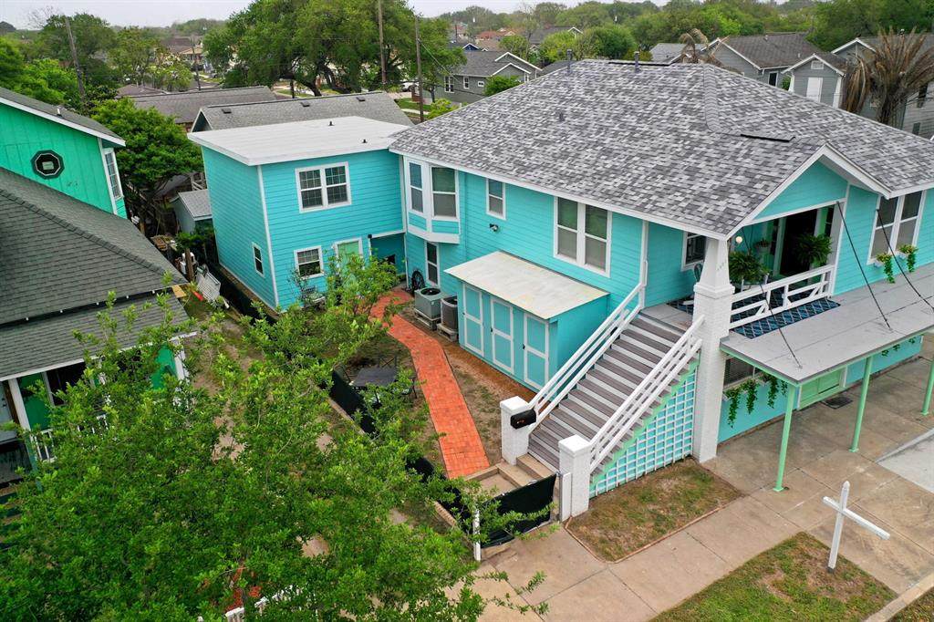 4902 Avenue Q - Photo 1