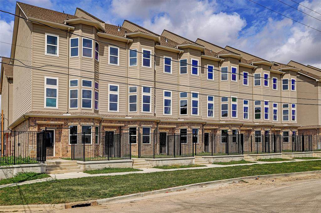 2020 Mcgowen Street - Photo 1