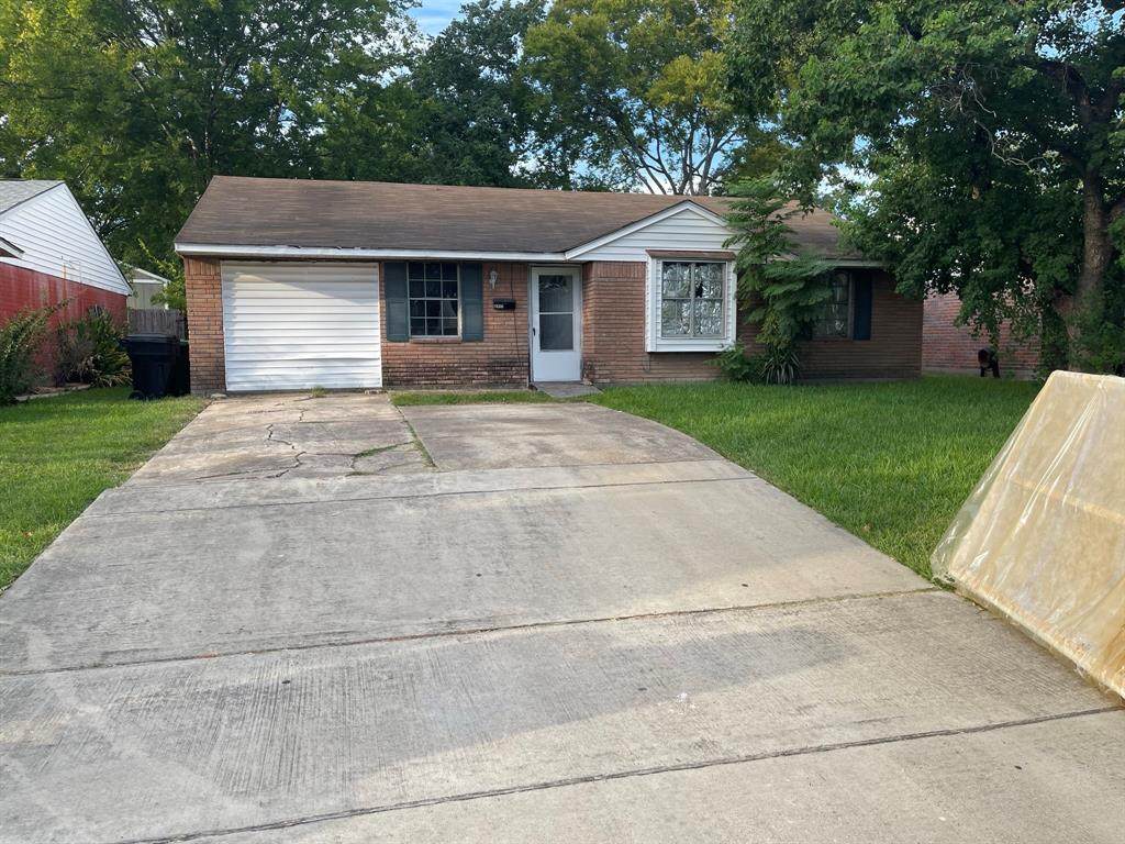 3922 Heatherbloom Drive - Photo 1