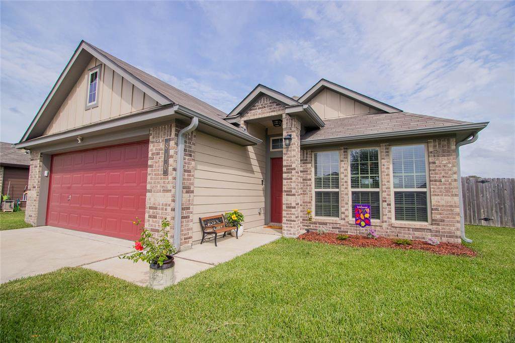 810 Heritage Drive - Photo 1