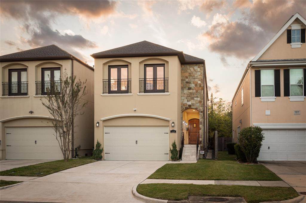 124 White Drive - Photo 1