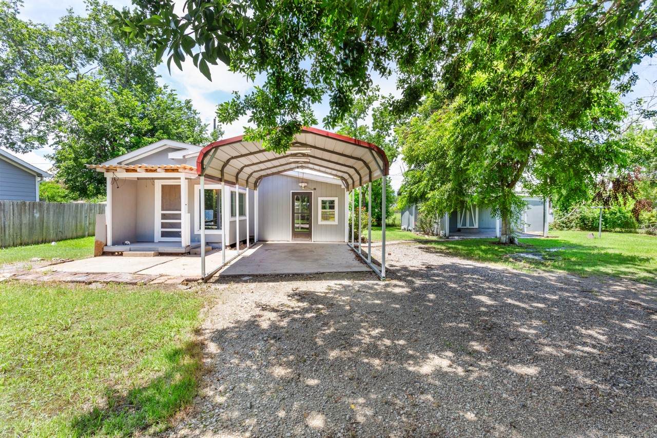5701 County Road 288 - Photo 1