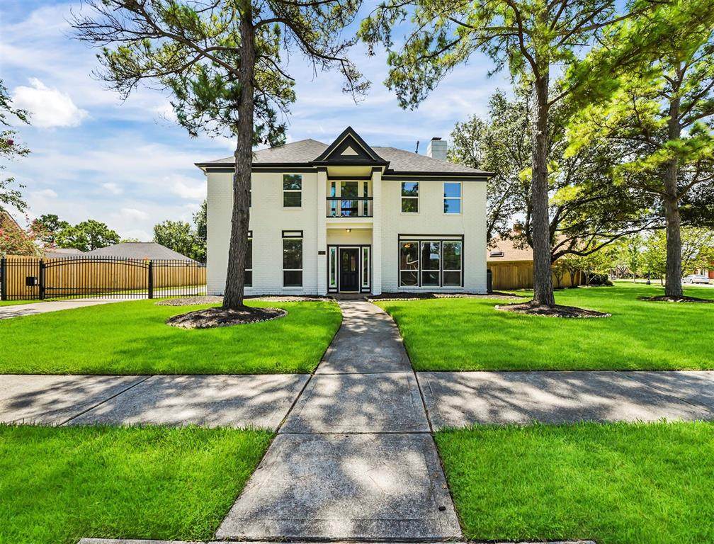 2424 Londonderry Drive - Photo 1
