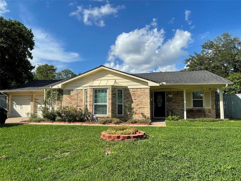 7802 Edgemoor Drive - Photo 1