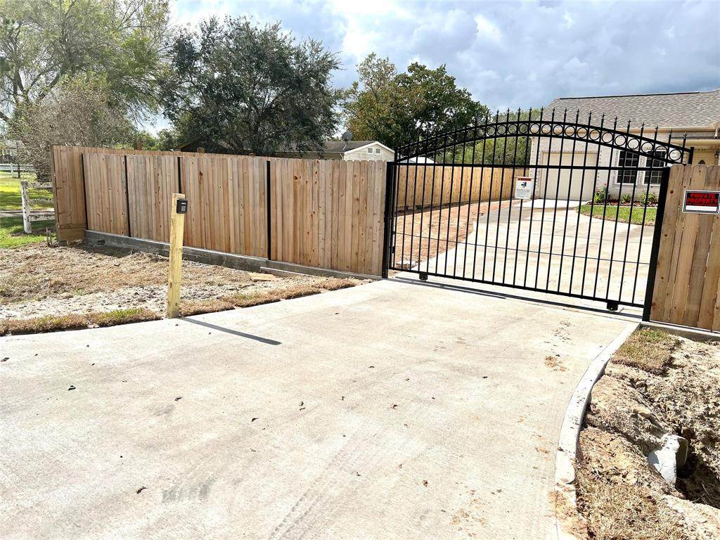 9610 Puritan Way - Photo 1