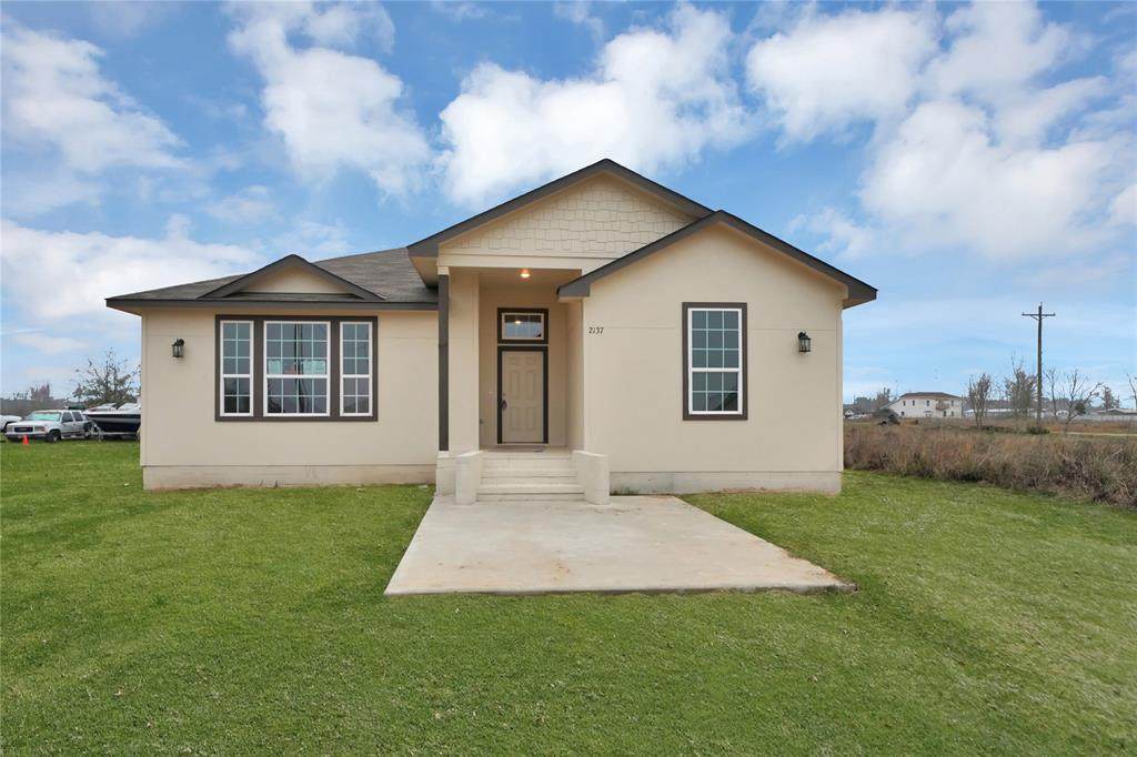 2137 County Road 3540 - Photo 1