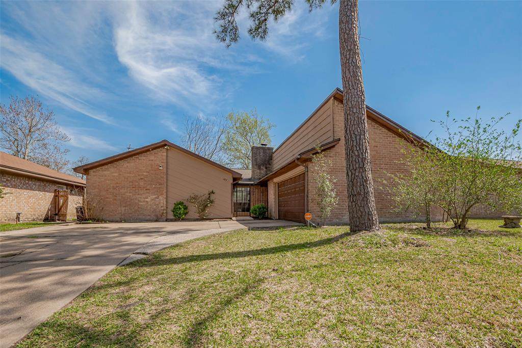 327 Edgeton Court - Photo 1