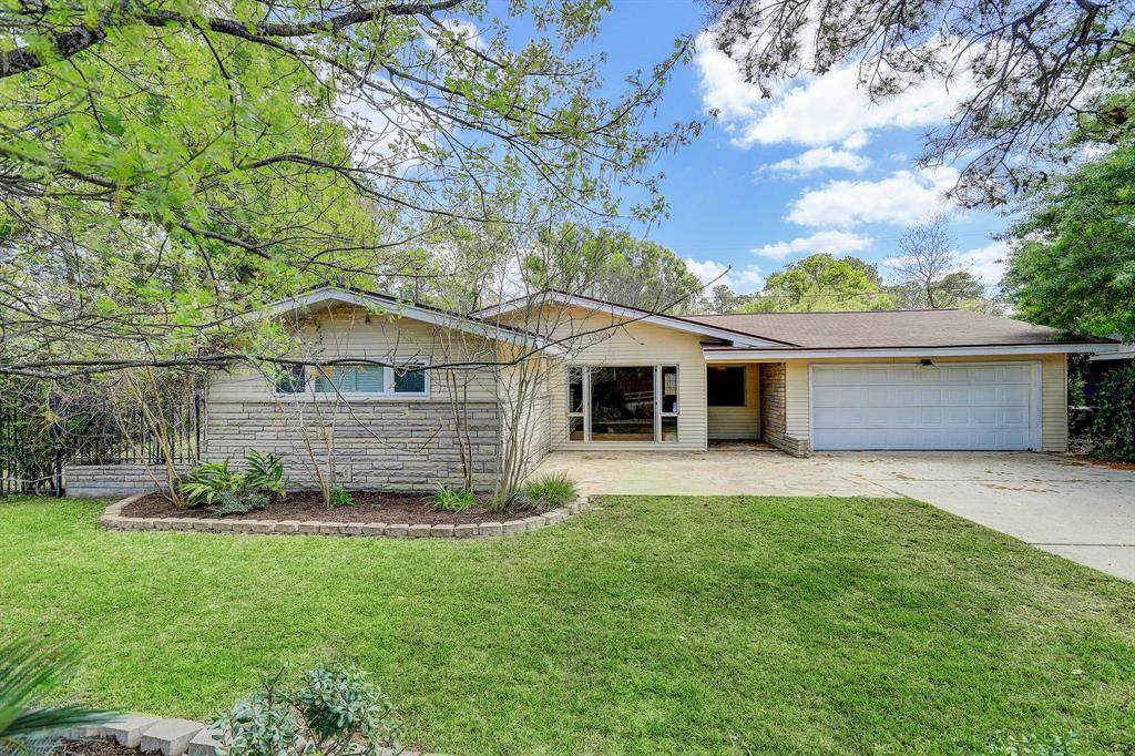 8423 Westview Drive - Photo 1