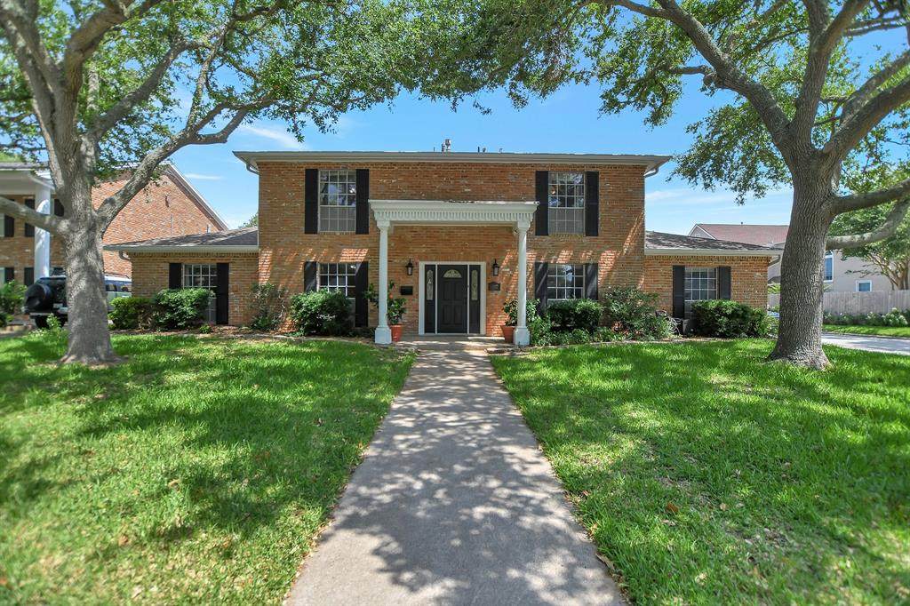 4902 Denver Drive - Photo 1