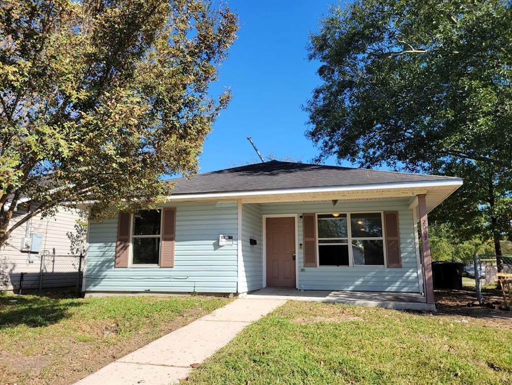 2002 Pannell Street - Photo 1