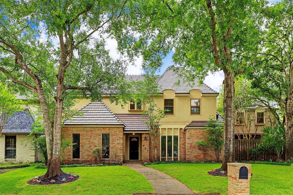 927 Daria Drive - Photo 1