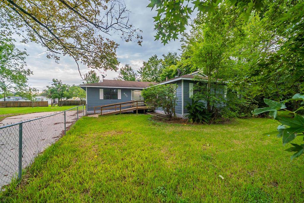 807 Waco Street - Photo 1