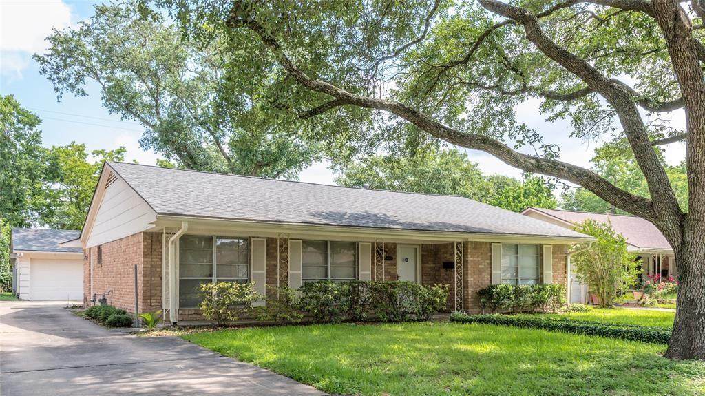 4050 Silverwood Drive - Photo 1