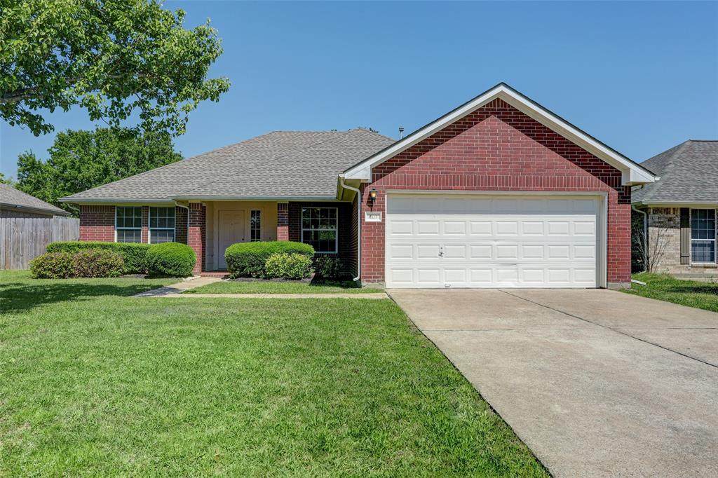 203 Green Isle Ave - Photo 1