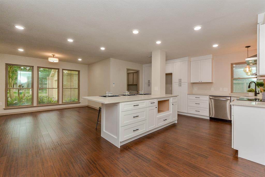 2927 Kenross Street - Photo 1