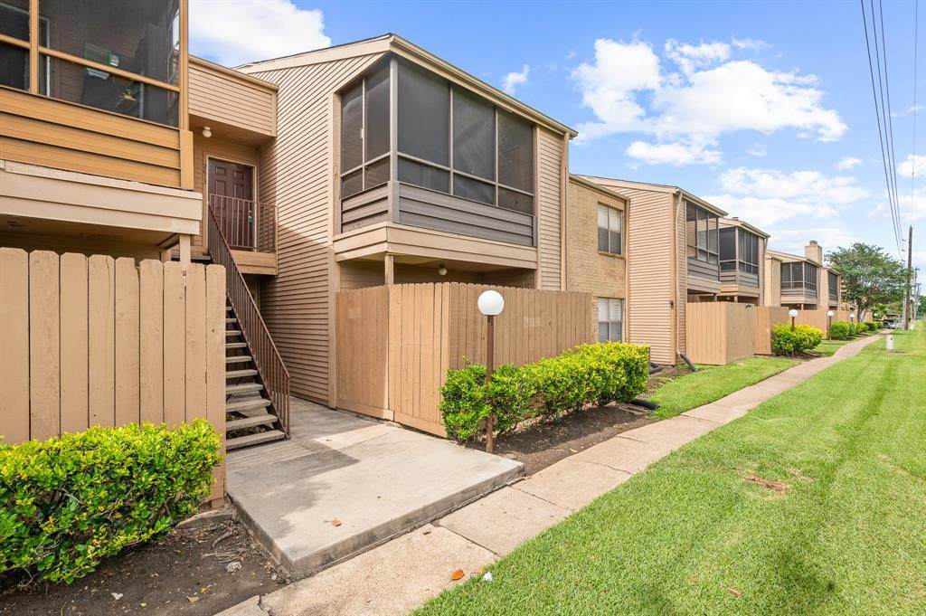 10555 Turtlewood Court - Photo 1