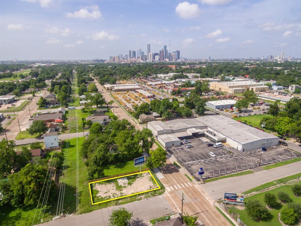 1602 Boswell Street - Photo 1