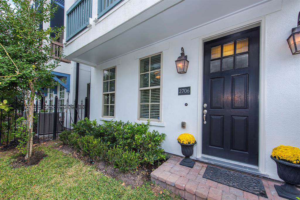 2706 Cortlandt Street - Photo 1
