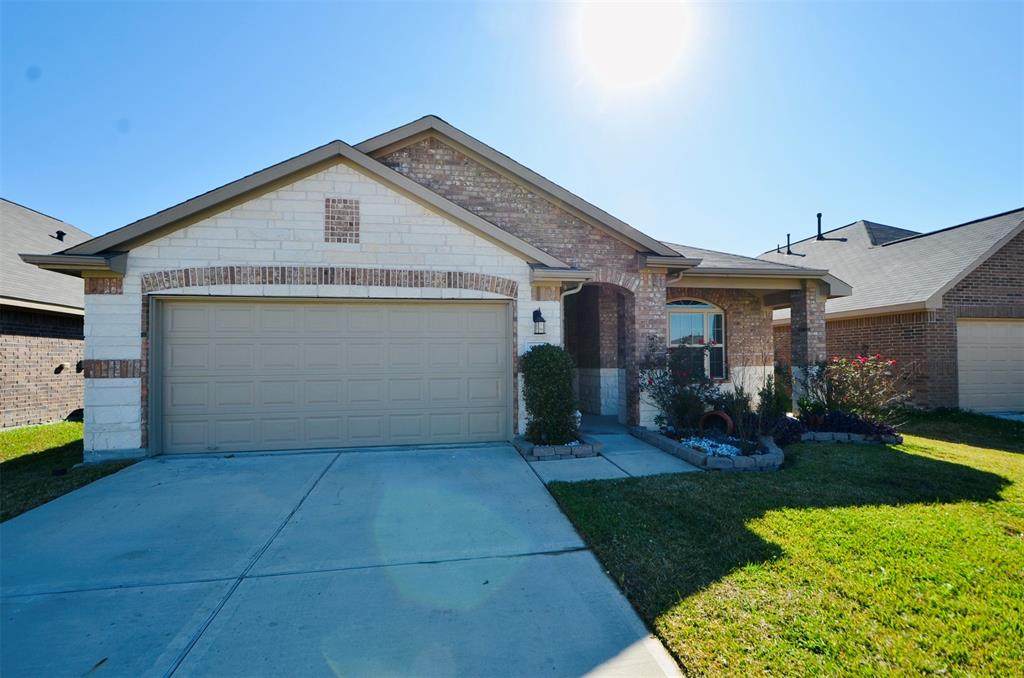 9206 Sasson Boulevard - Photo 1